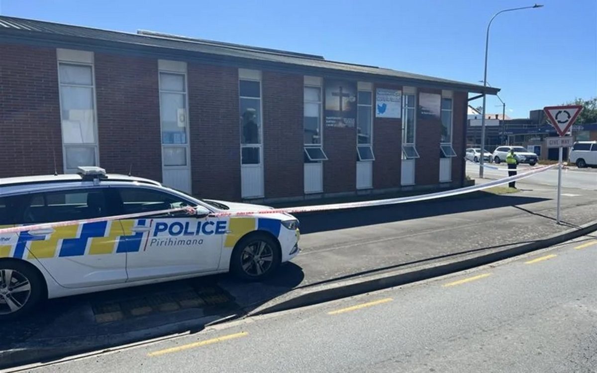 Titre : Églises incendiées à Masterton : un acte criminel présumé choquant la communauté