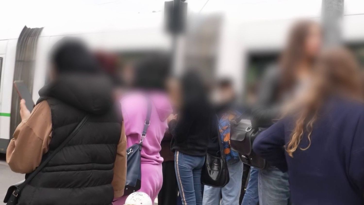 Attaque au couteau dans un lycée nantais : le suspect présenté comme un adolescent fasciné par Hitler