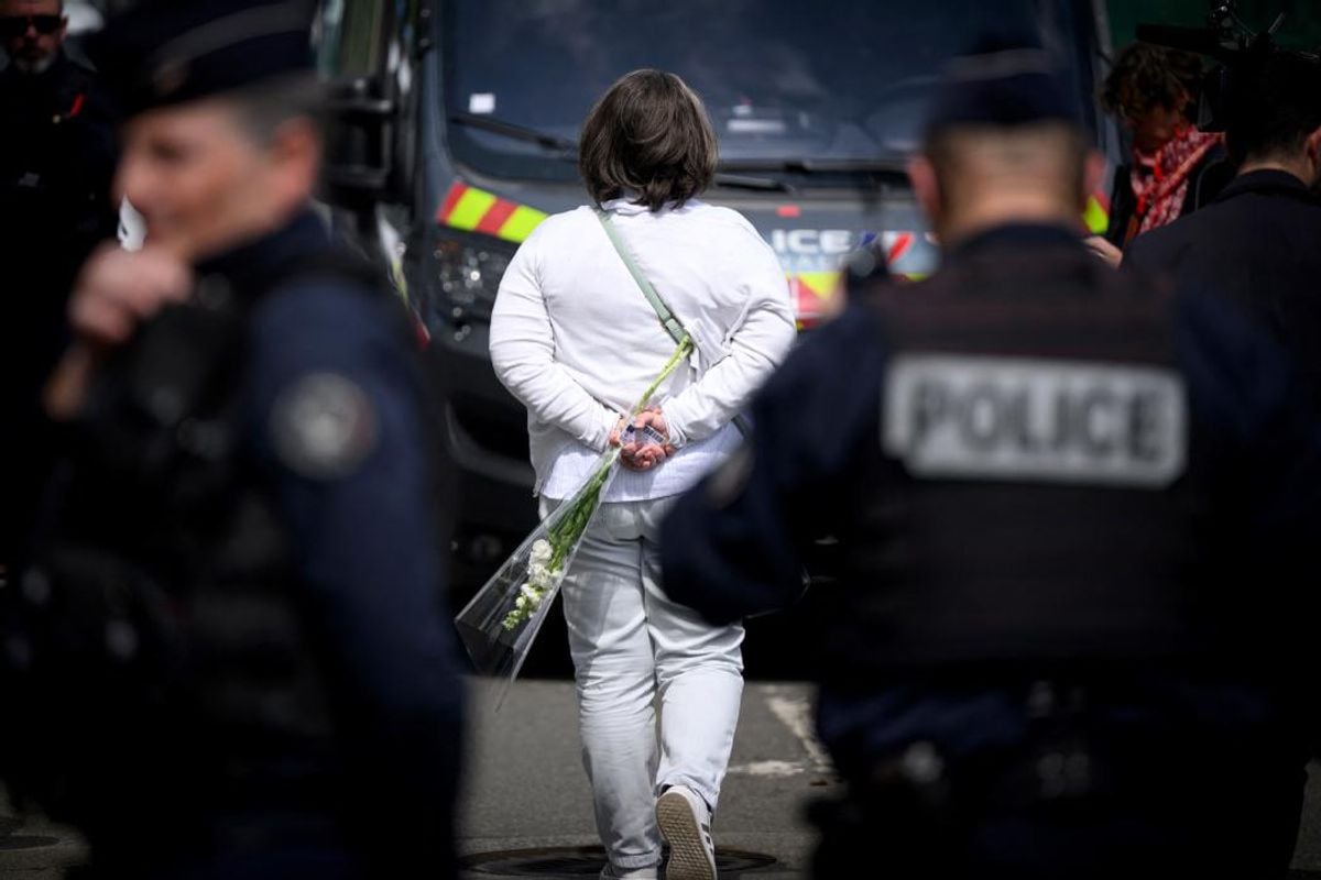 Attaque au couteau dans un lycée de Nantes : hommage rendu par des élèves