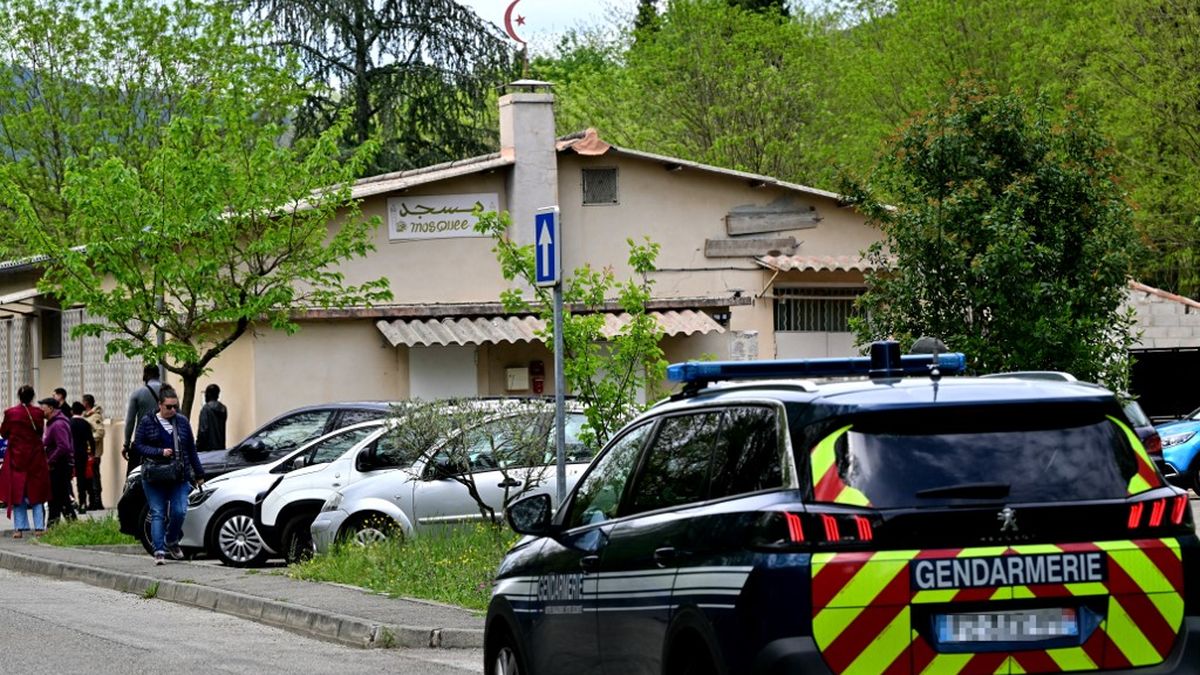 Suspension des recherches après le meurtre dans une mosquée du Gard