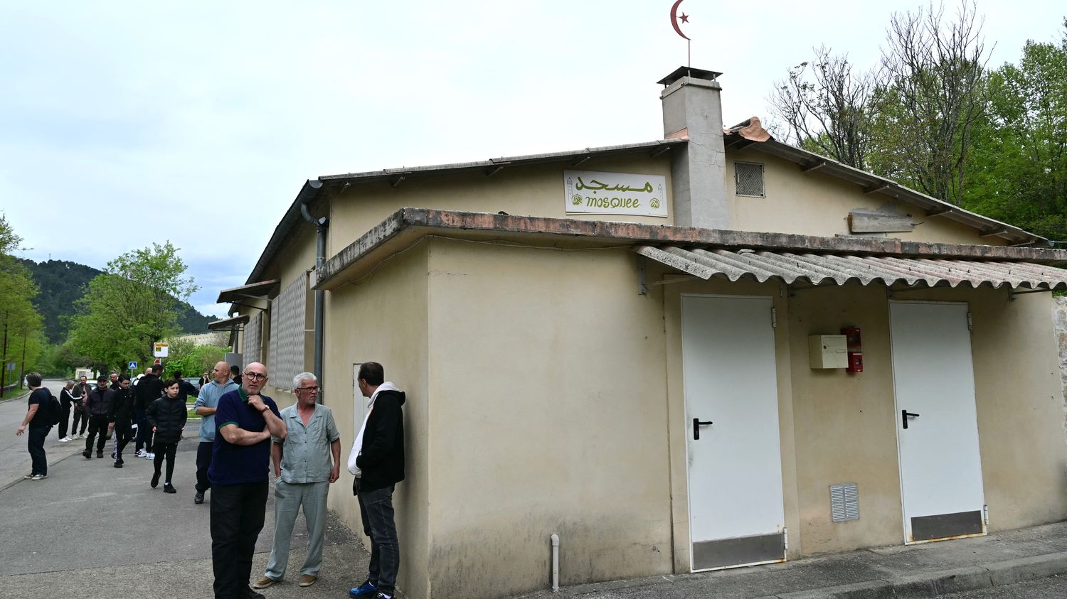 Un meurtre inquiétant dans une mosquée du Gard : Pourquoi le Parquet national antiterroriste n’est-il pas impliqué ?