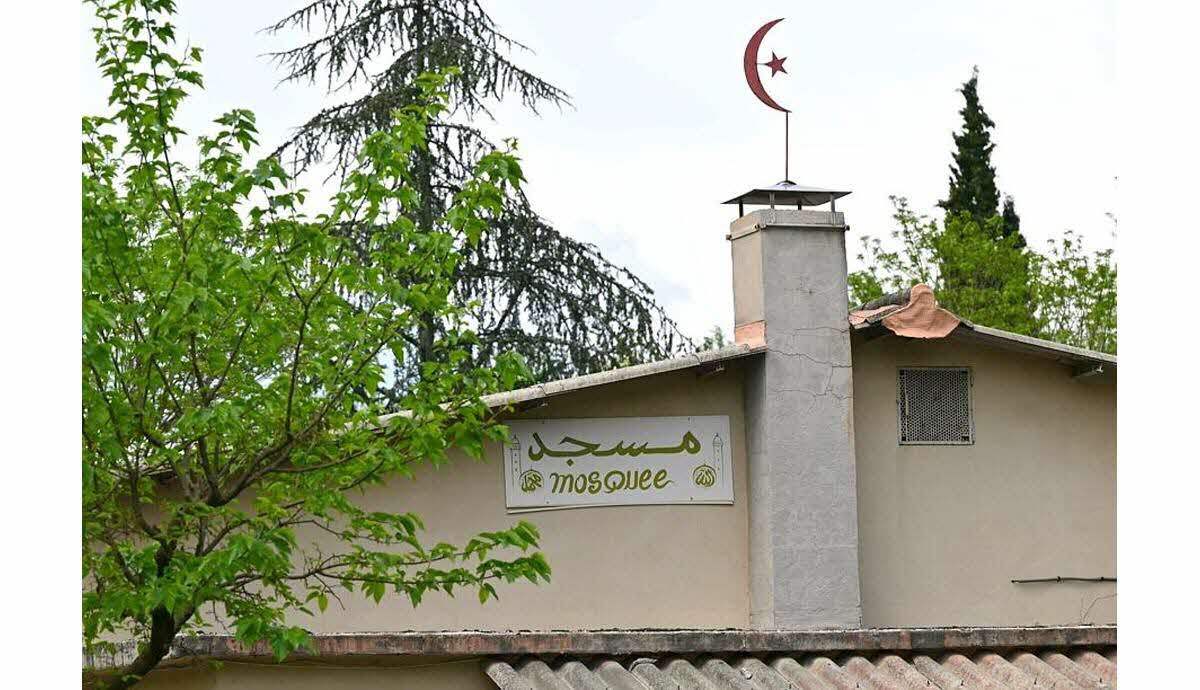 Suspect du meurtre en mosquée se livre aux autorités italiennes