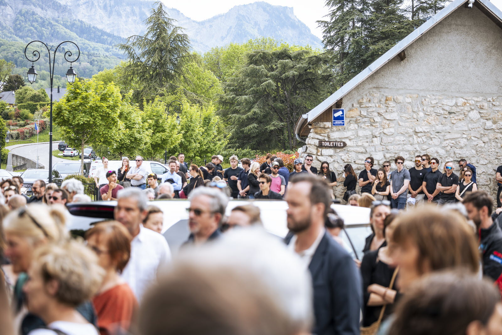 Obsèques de Margot Simond, jeune skieuse disparue après un accident en montagne