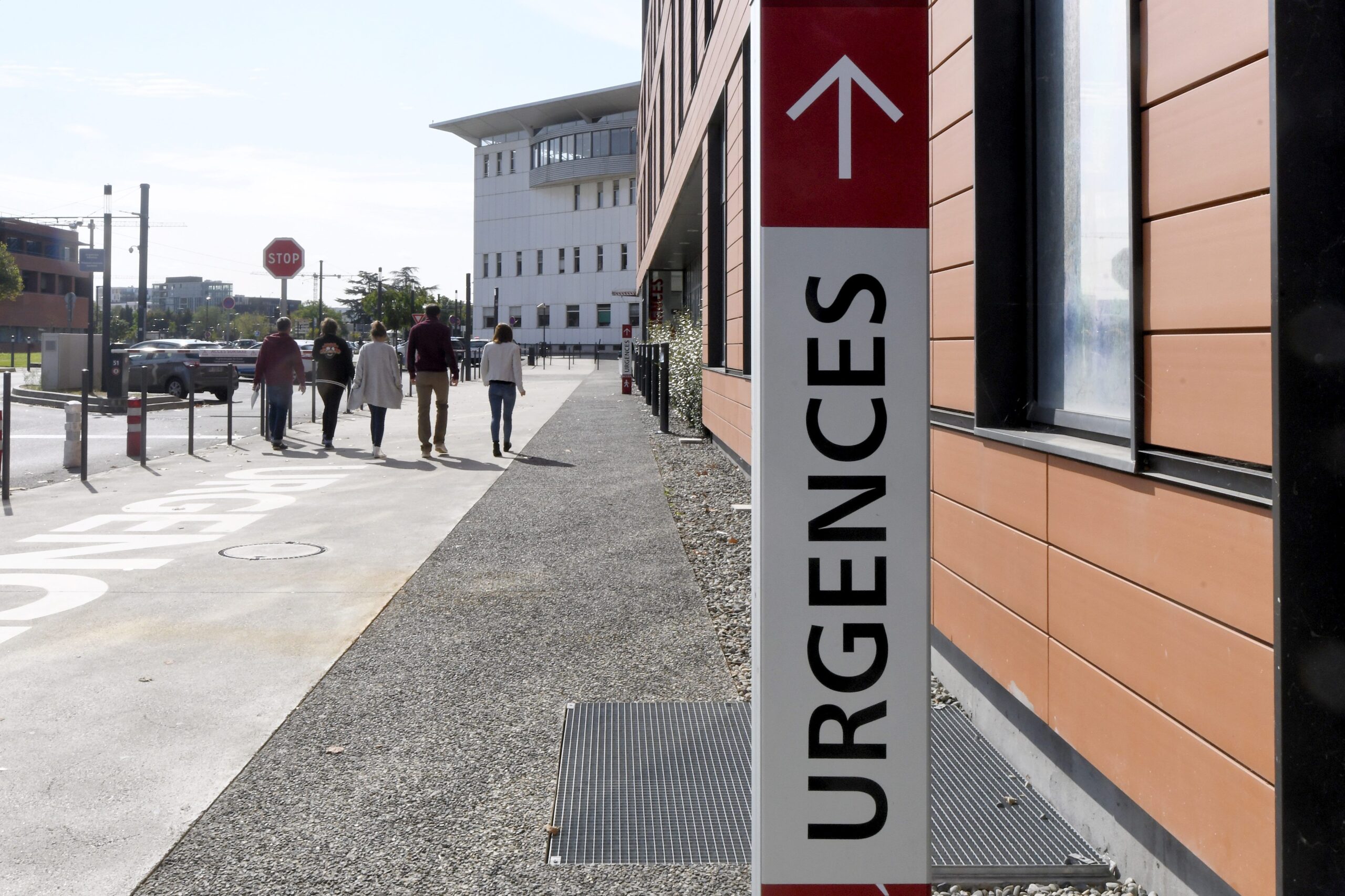Patient du CHU de Toulouse se suicide après dix jours sur brancard dans box exigu sans équipements