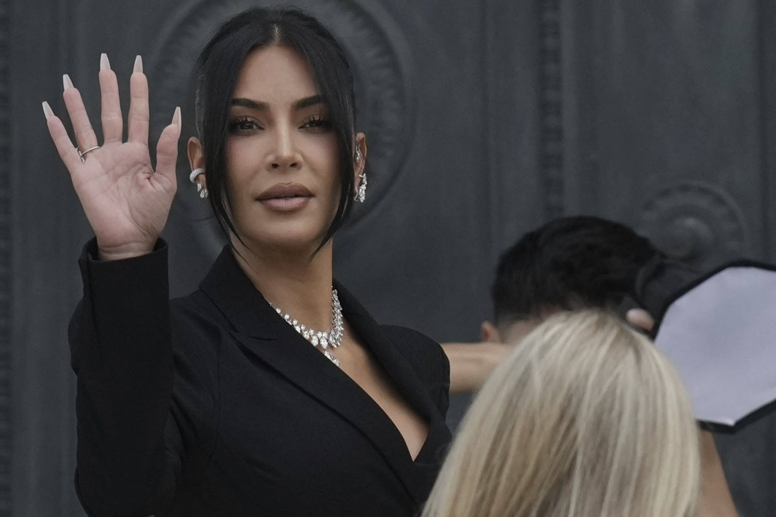 Kim Kardashian Se Présente Face aux Accusés de Son Braquage Parisien