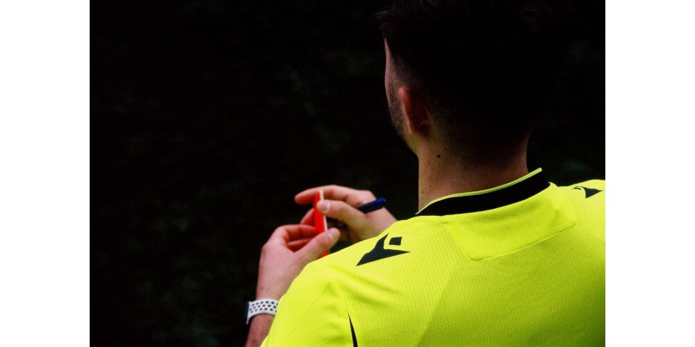Sanction sans précédent pour un joueur agressant un arbitre en Indre-et-Loire
