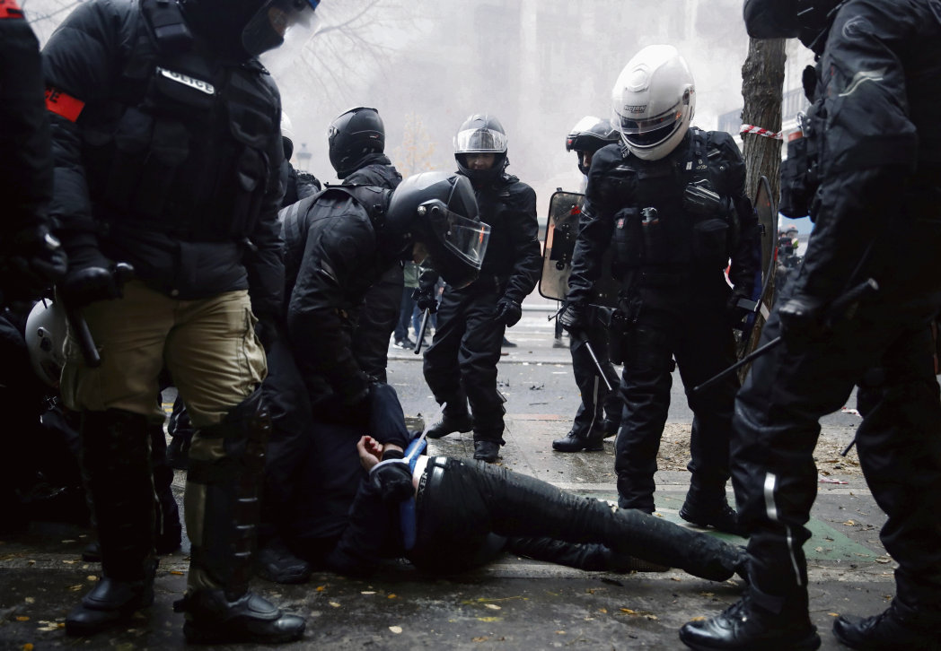 Violences à Paris : l’État français impuissant face aux débordements et la montée de l’anarchie sociale