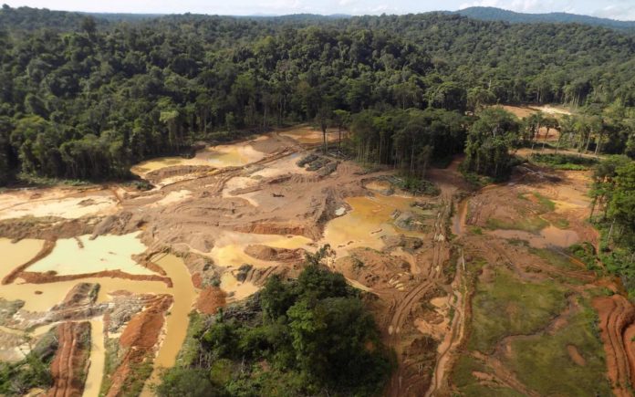 En Guyane, des otages dans deux mines d’or : une crise sans précédent