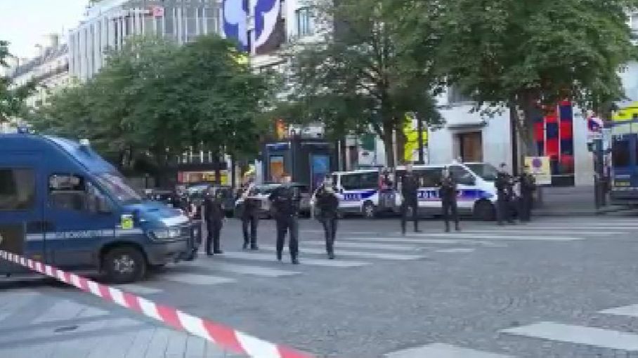 Une démonstration de force policière à Paris avant la finale de Ligue des champions