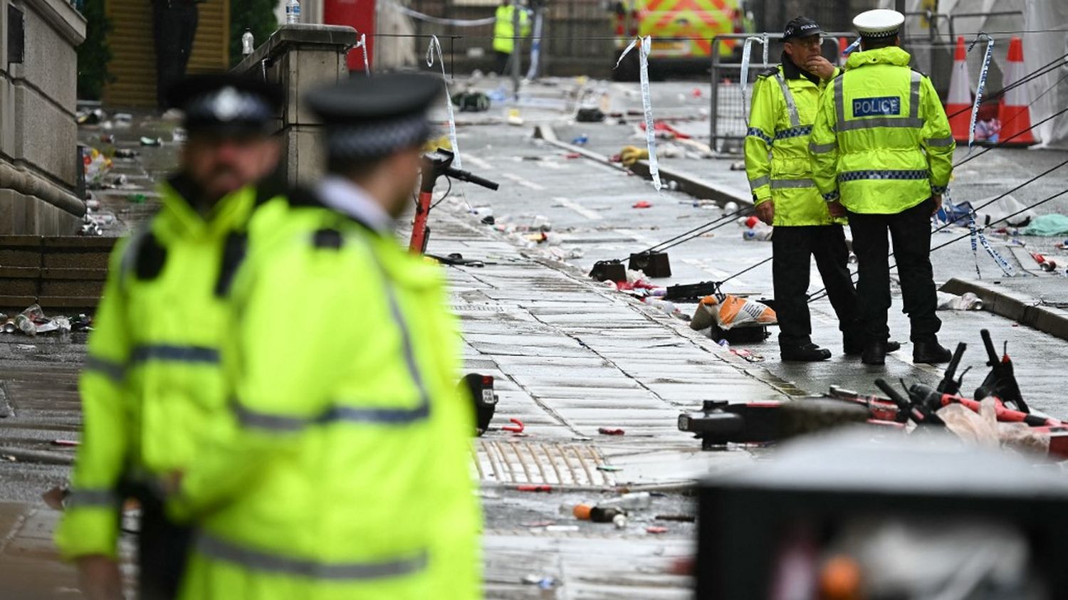 Un automobiliste saccage la foule à Liverpool : les accusations graves et l’horreur de la tragédie