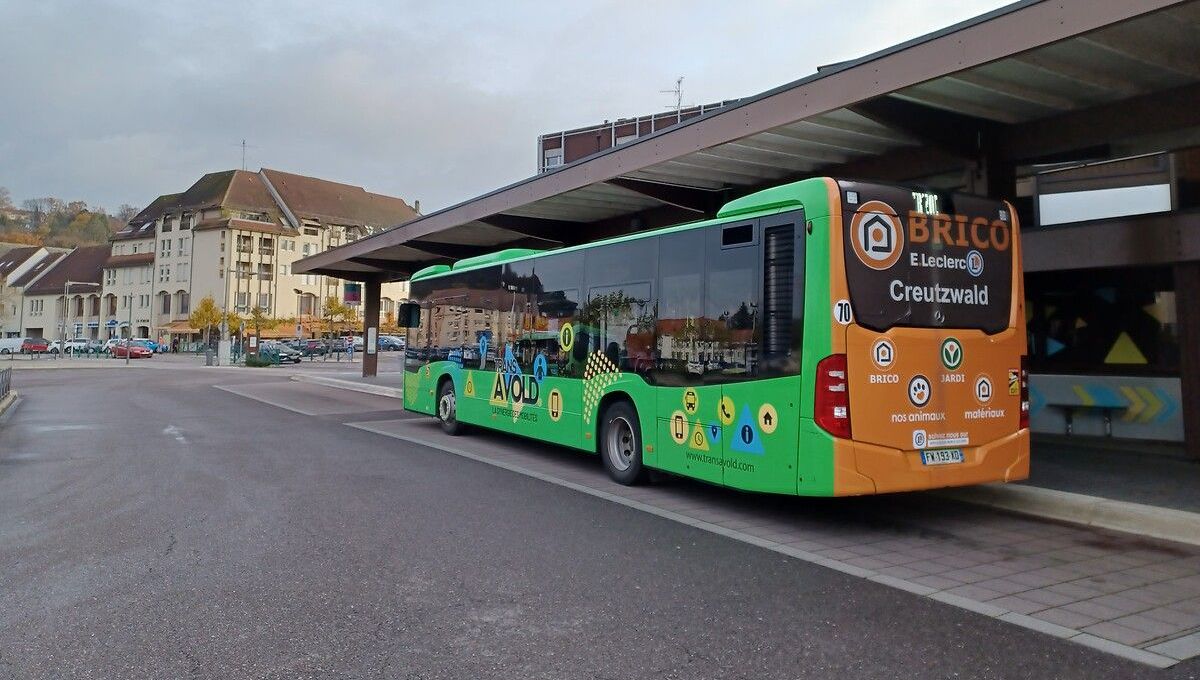 Un contrôleur de bus agressé par des individus violents à Uckange : une violence inacceptable