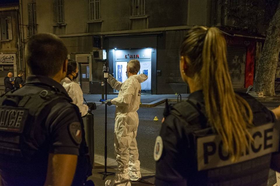 Fusillade meurtrière dans une épicerie de nuit : un jeune homme abattu à Aubagne