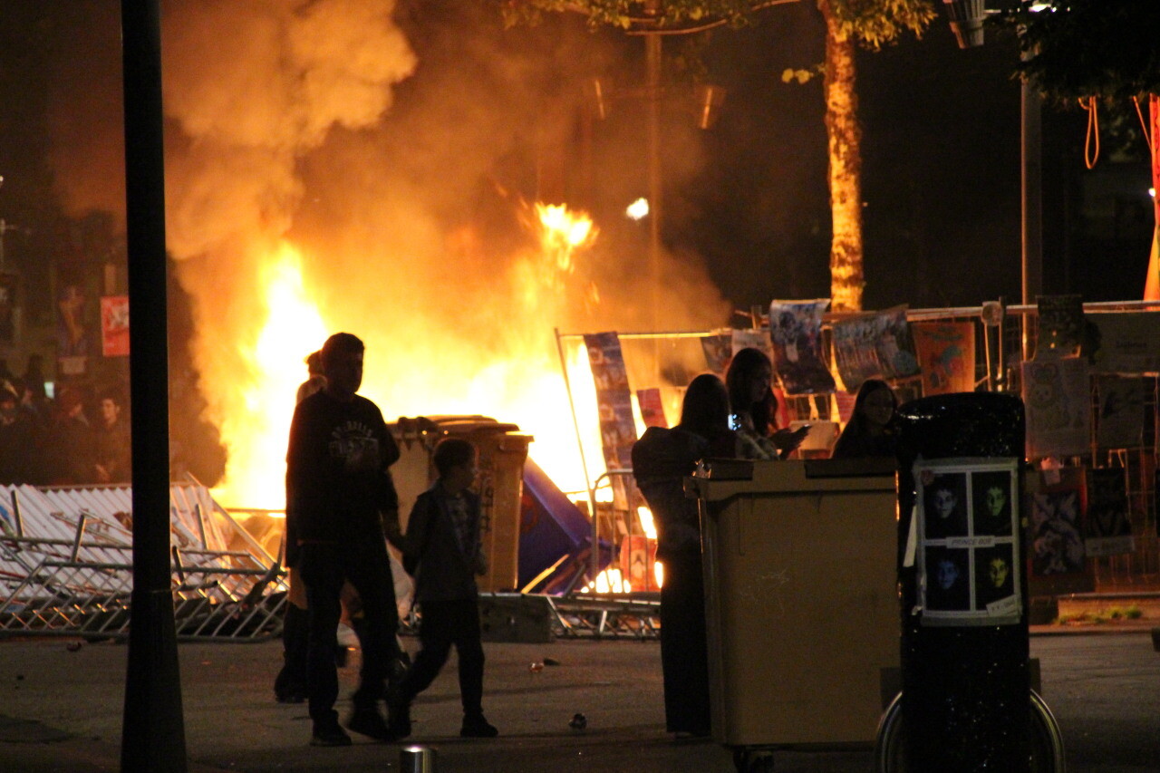 Violents affrontements à Aurillac : huit policiers blessés lors d’émeutes en marge du Festival des arts de rue
