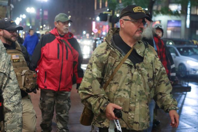Les honneurs militaires pour une partisan du Capitole déclenchent la colère