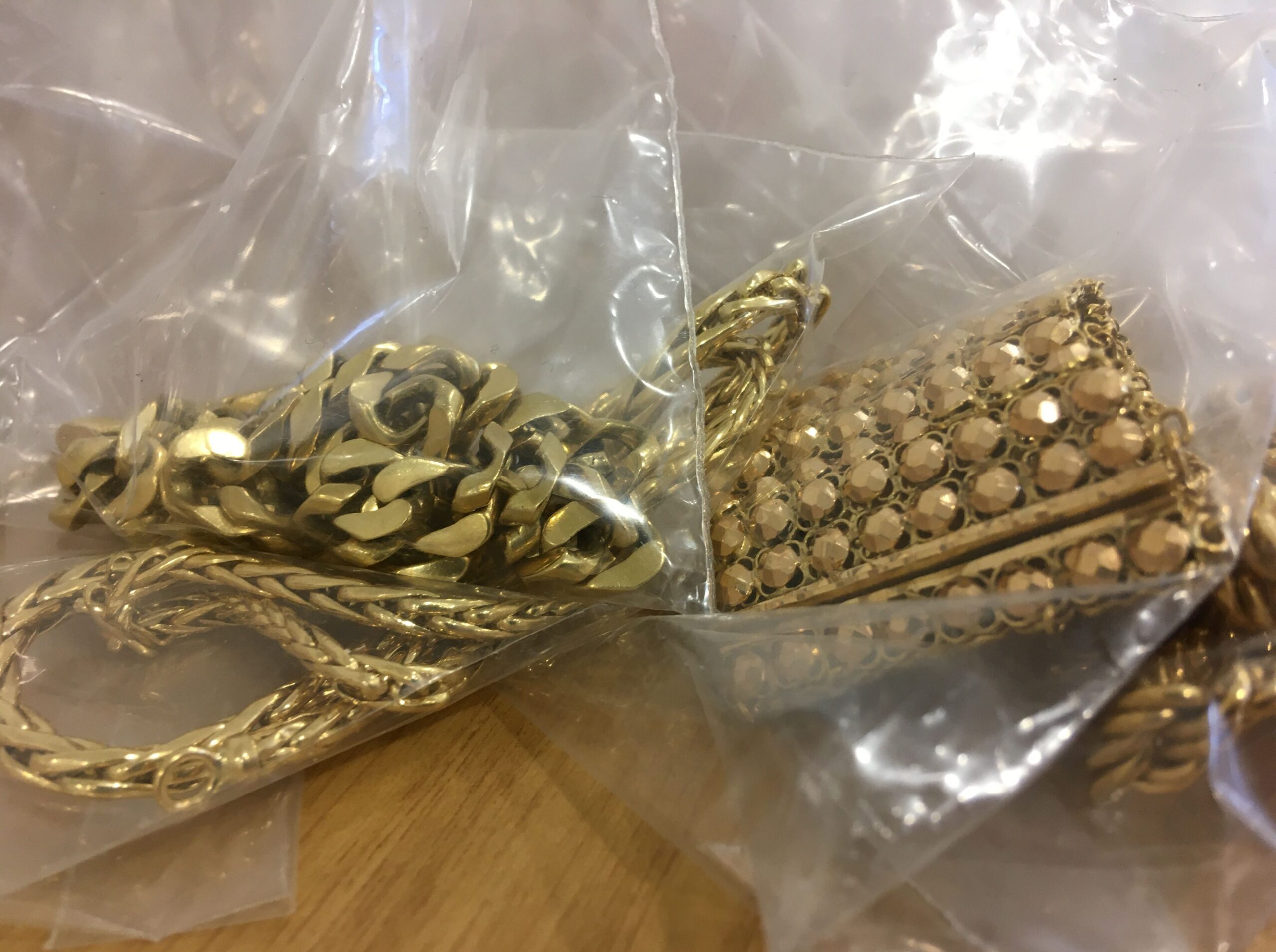 Nantes : Une vague de vols de bijoux en or dévaste la région