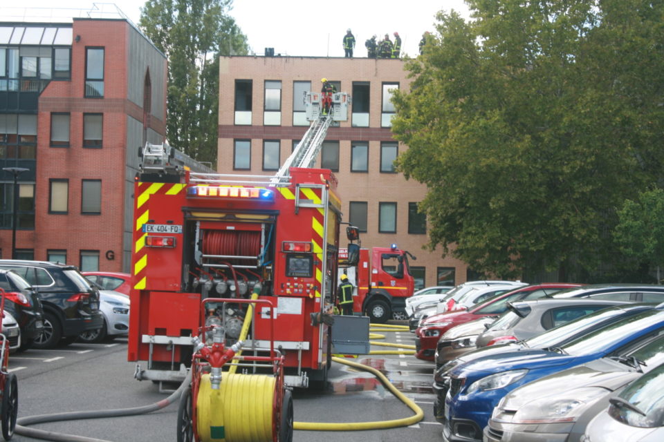 Incendie dévastateur contre un conseiller municipal du Val-d’Oise : une enquête en cours