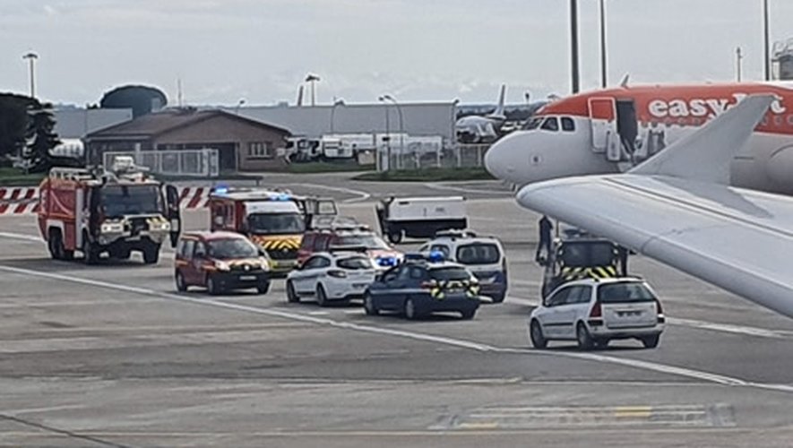 Un passager en pleine crise de folie provoque un retour d’urgence d’un vol Lyon-Porto
