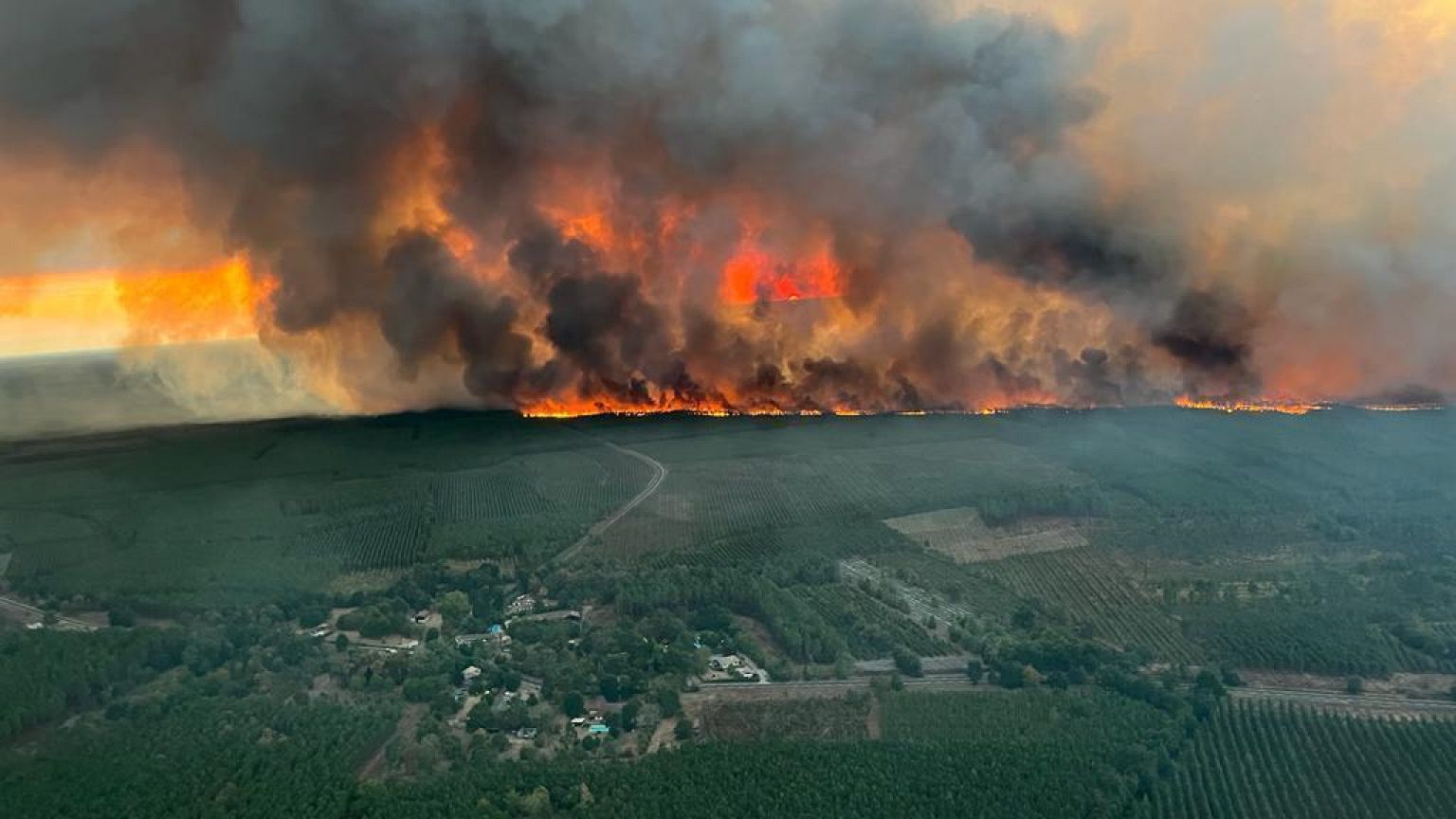 Incendie dévastateur sur le Vésuve : la catastrophe qui secoue l’Europe et menace les équilibres économiques de la France