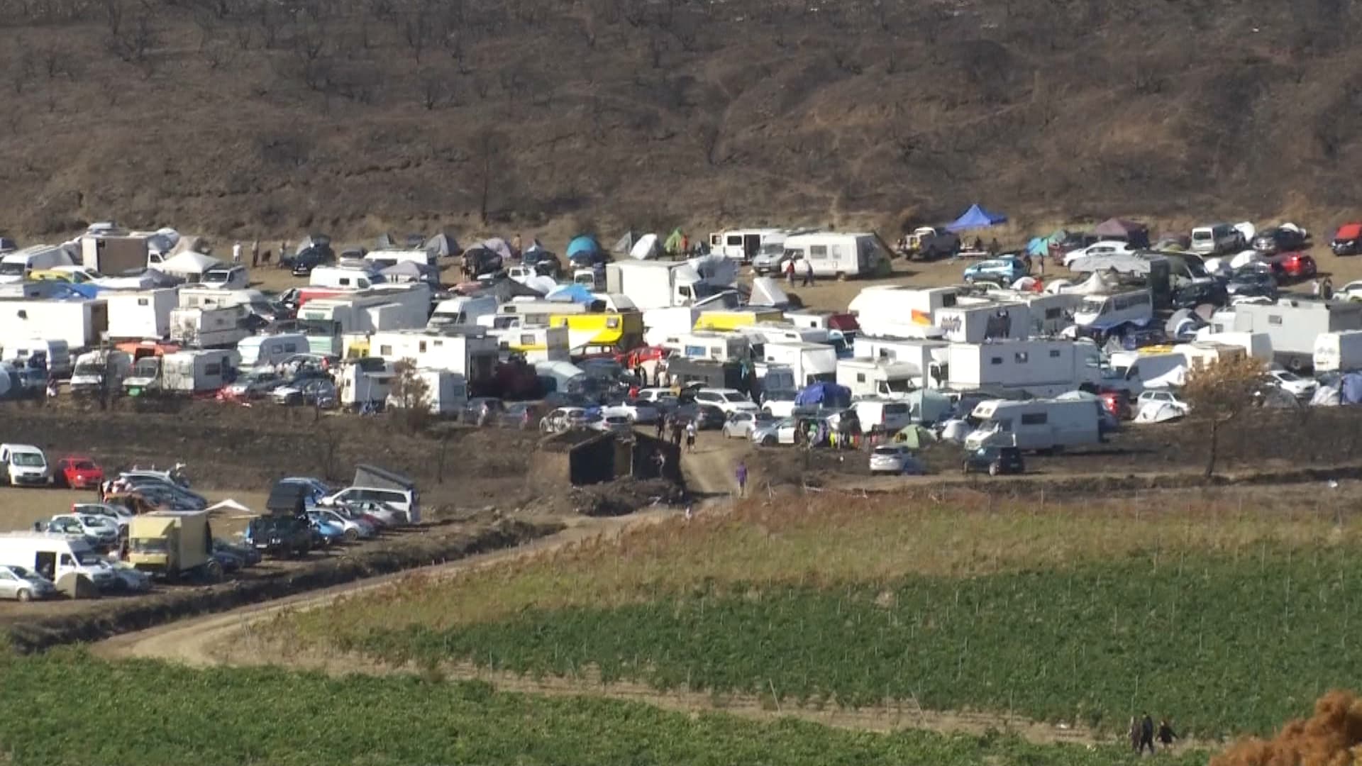 Rave-party dans l’Aude : violences sanglantes entre fêtards et agriculteurs