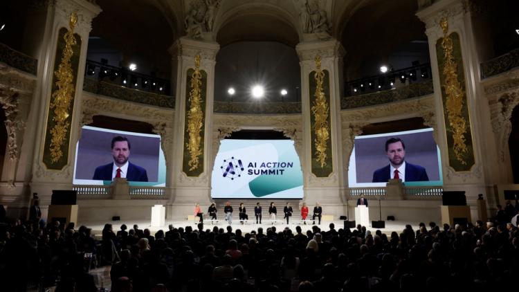 Un accord controversé entre le Royaume-Uni et les États-Unis pour des investissements massifs dans l’IA