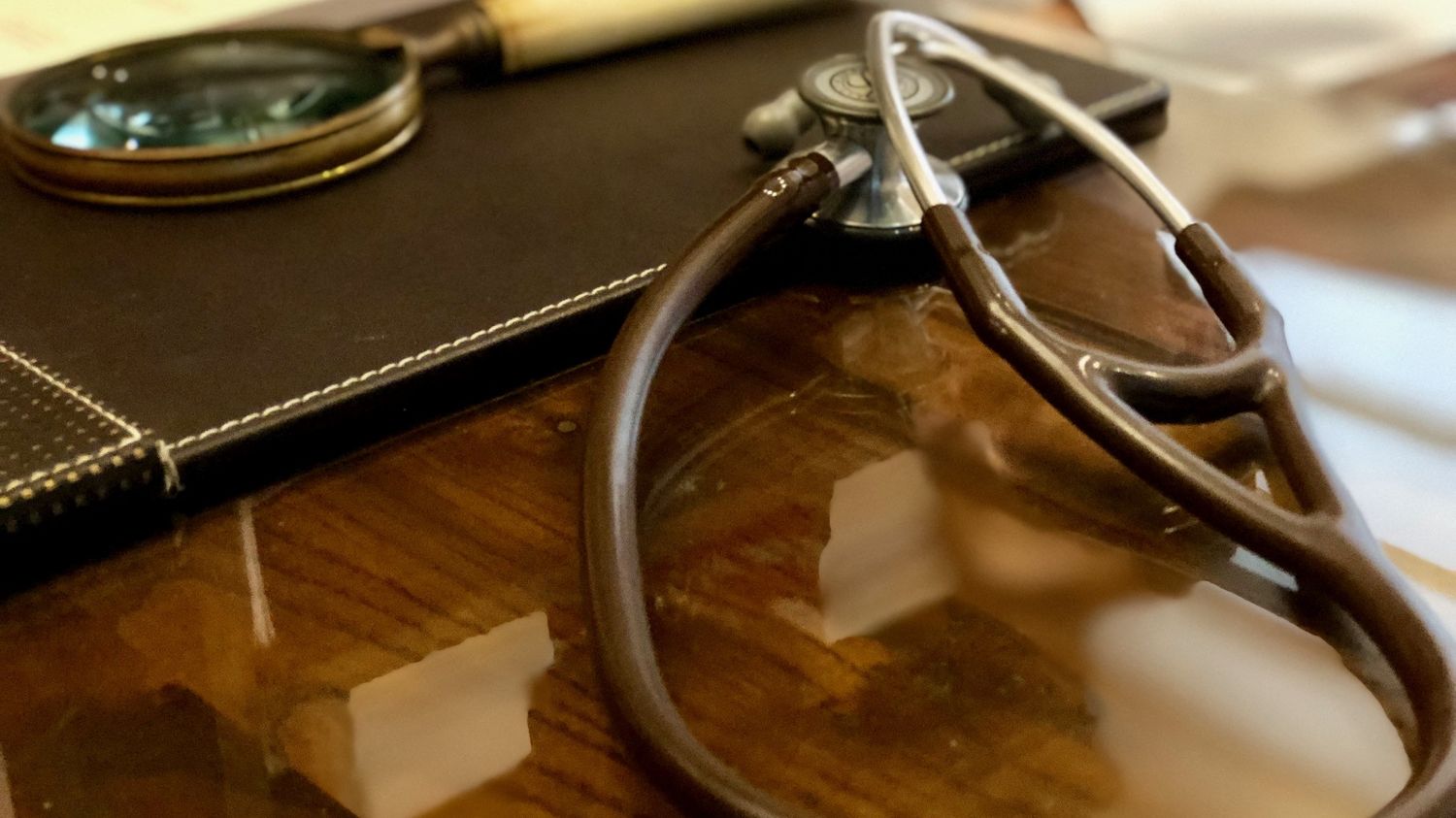 Un faux médecin condamné pour agression sexuelle sur mineure à Dijon : une affaire choquante