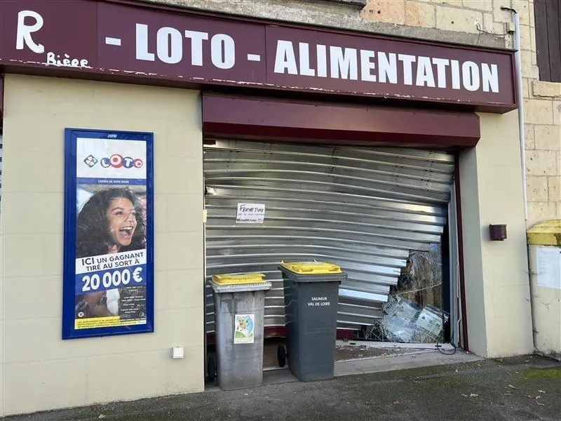 Anjou : une série d&rsquo;attaques à la voiture bélier qui fait des dégâts effrayants