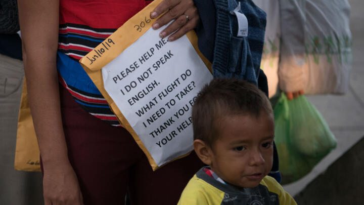 Le Gouvernement Trump Récupère 30 000 Enfants Migrants Illégaux Disparus