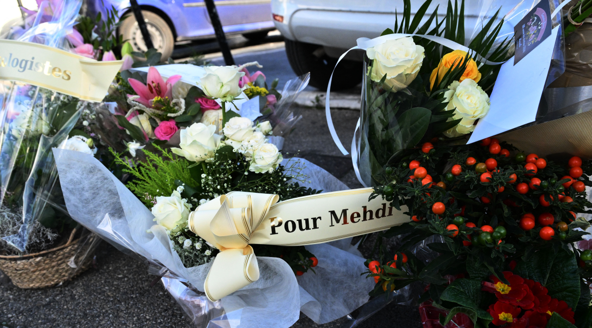 Les obsèques de Mehdi Kessaci à Marseille : une tragédie qui soulève des critiques