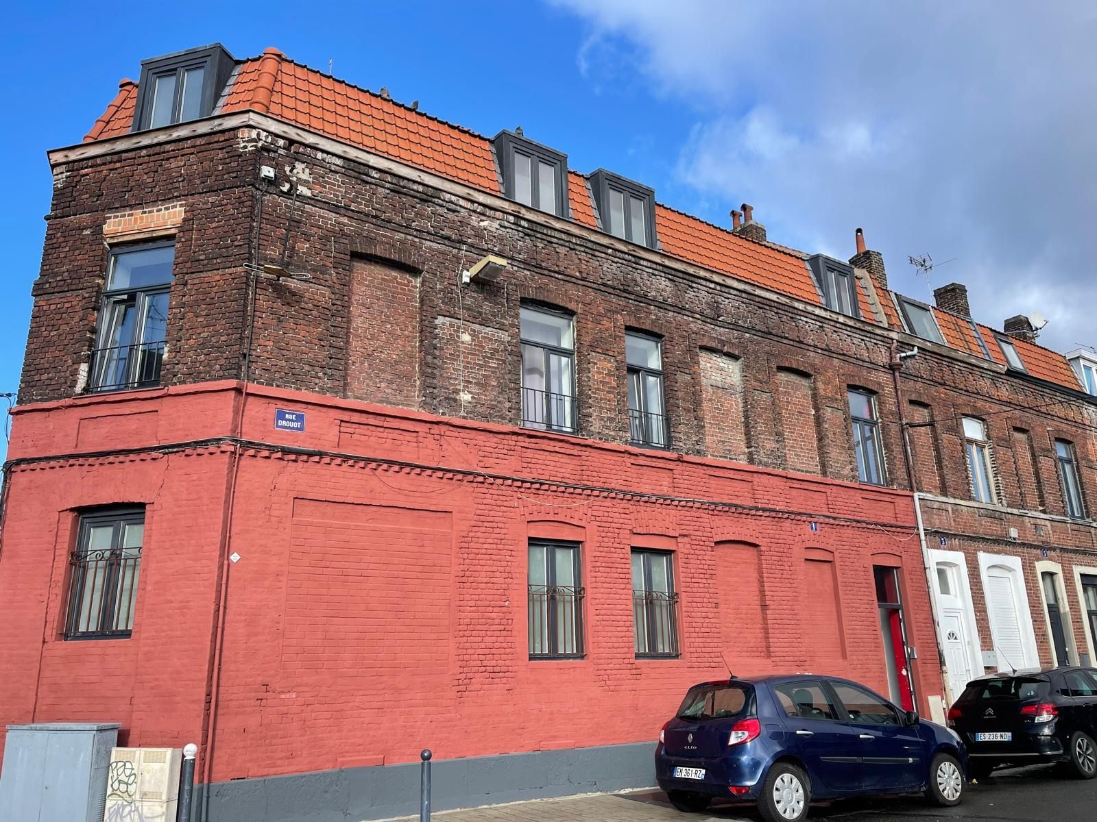 Un drame tragique : une adolescente découverte morte à Roubaix