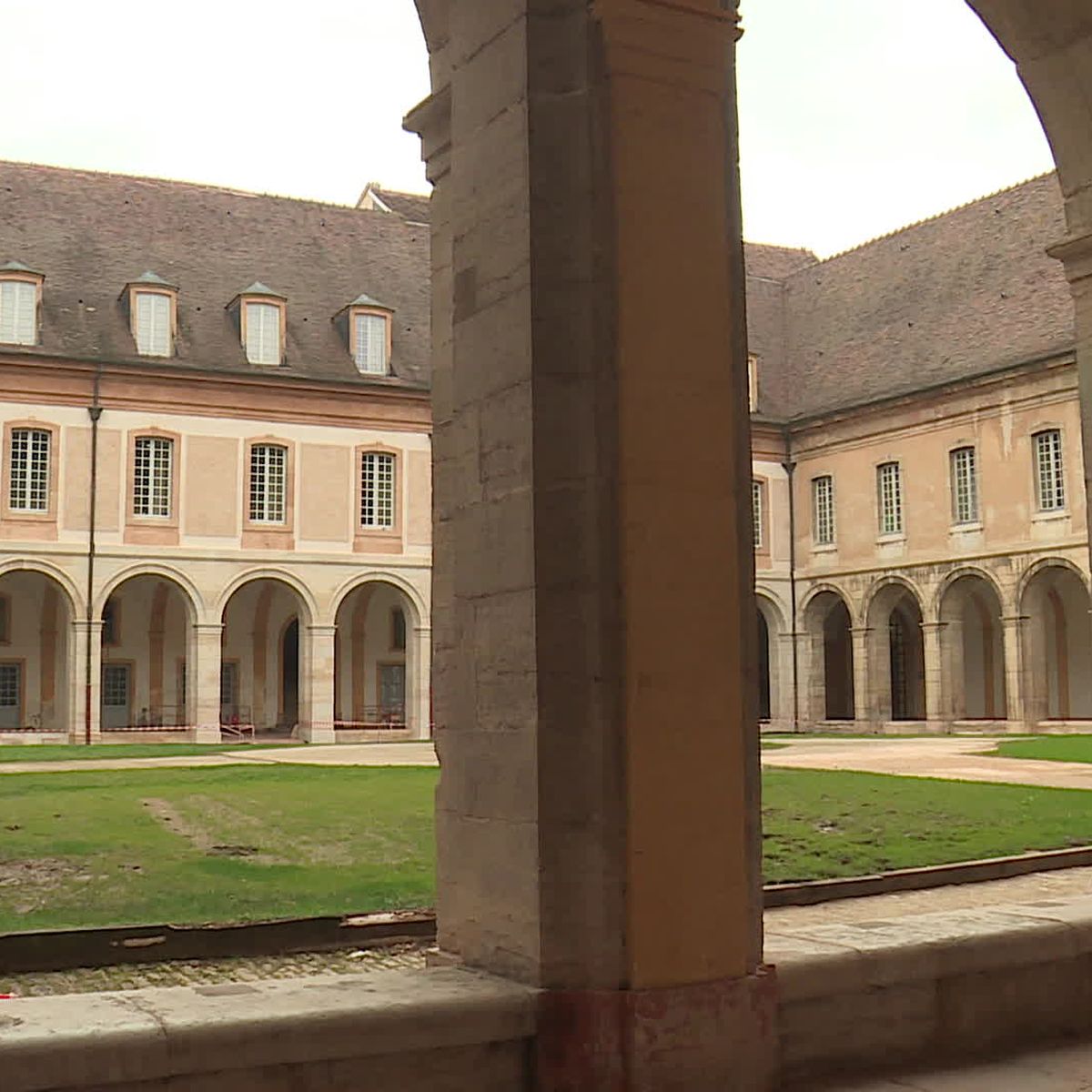 Une collision fatale à Argy : une conductrice en soins intensifs, les écoliers indemnes