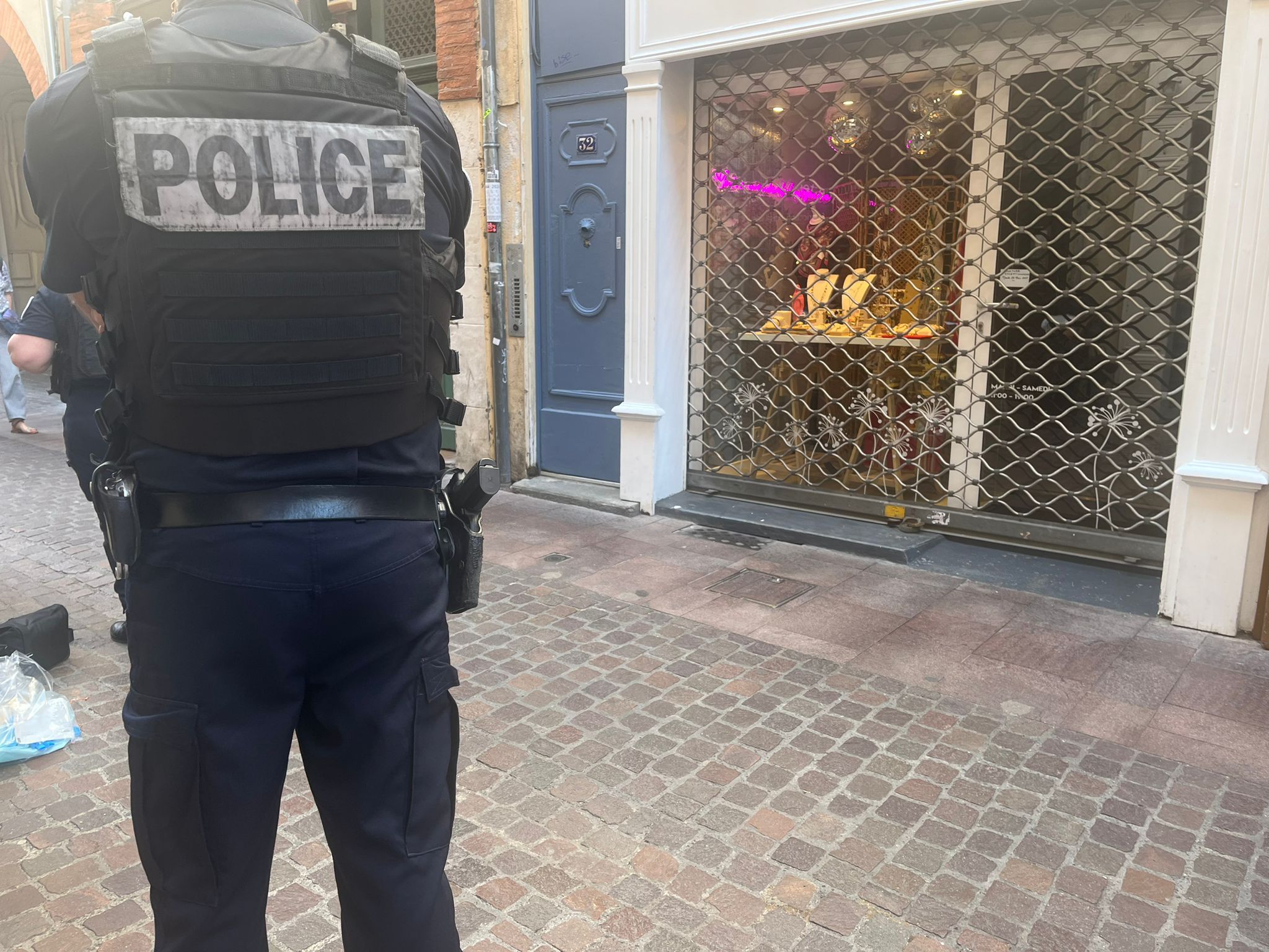 Attaque sanglante à Castres : trois policiers grièvement blessés